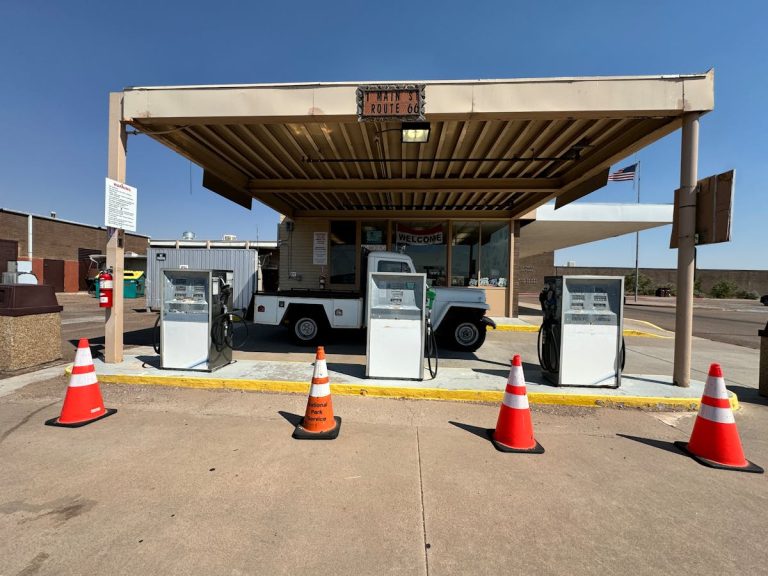 Station-service historique pendant la pénurie de carburant
